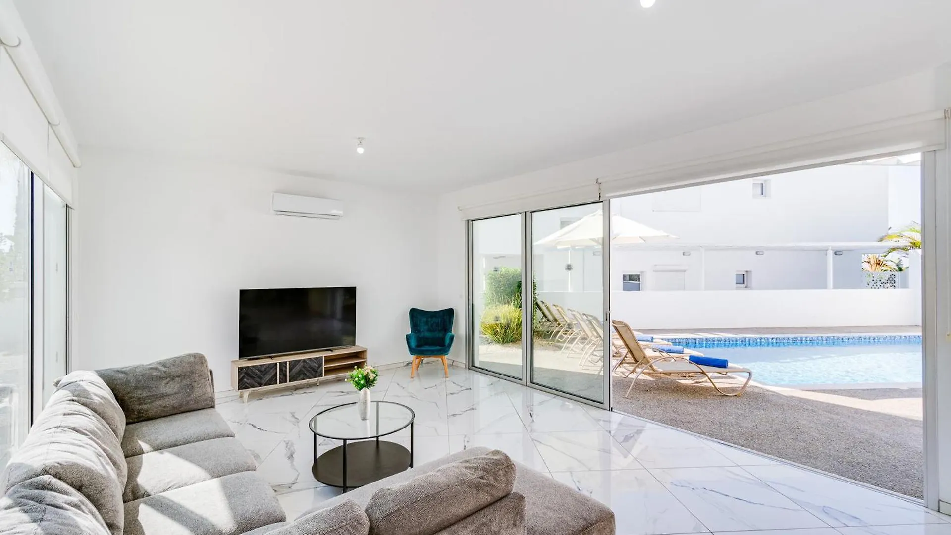Villa Elite Blu By Ezoria Villas Ayia Napa